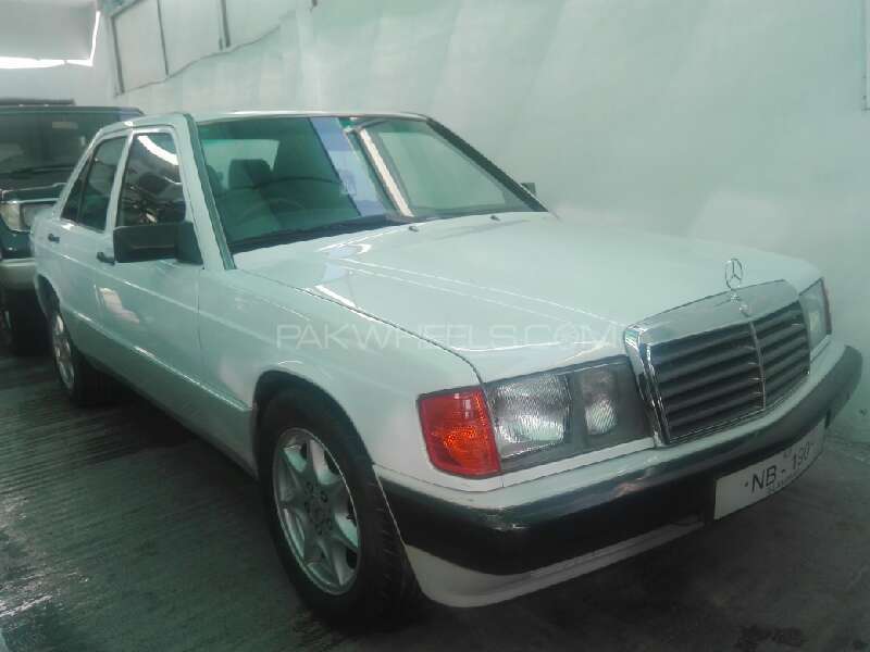 1987 Mercedes e190 #1