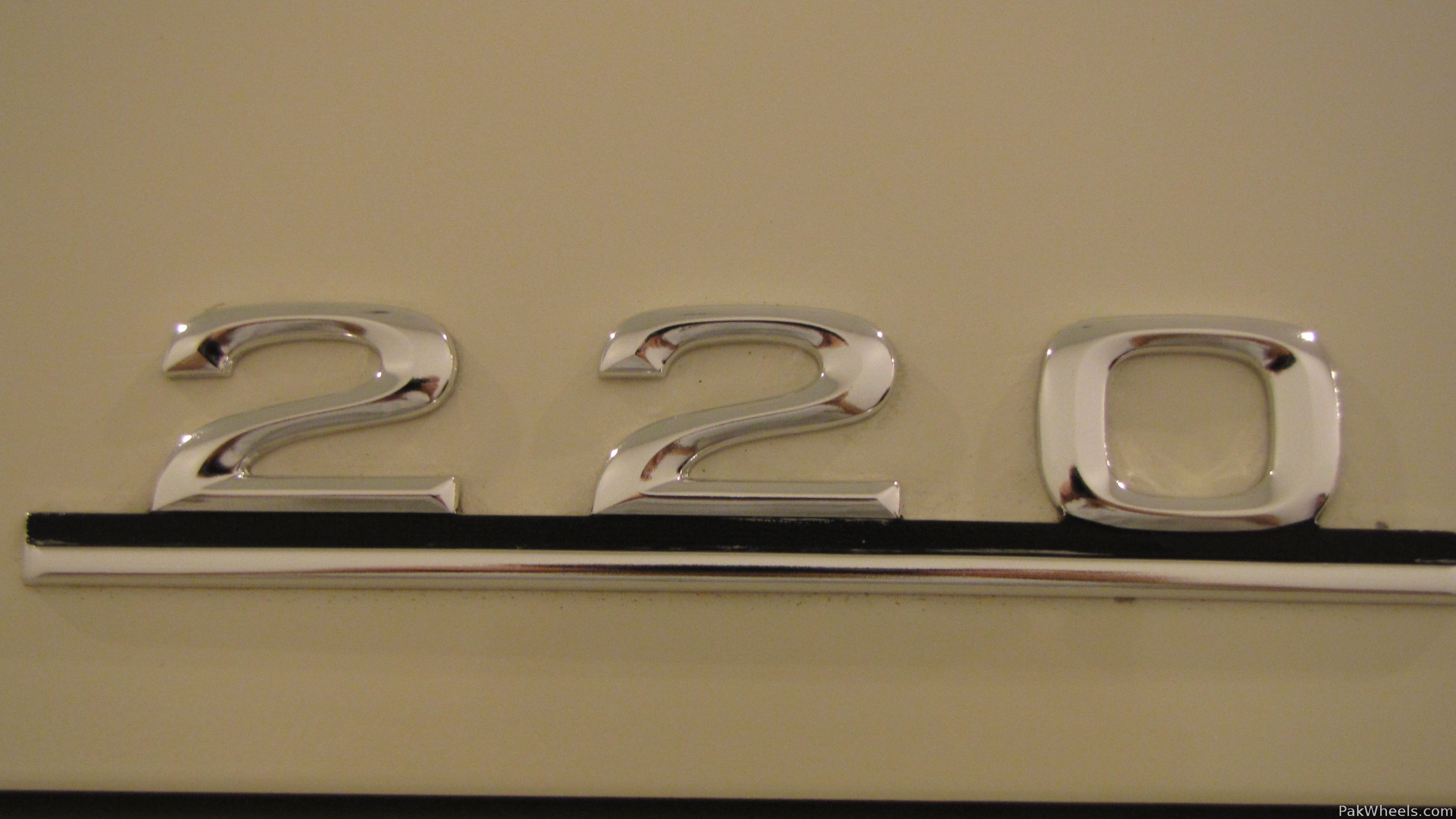 Mercedes Benz E Class - 1972 Mercedes-Benz 220 W115 (YCCC) Mercedes Benz E Class - 1972 Mercedes-Benz 220 W115 (YCCC) Image-9