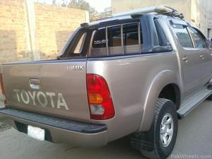 Toyota Hilux - 2005