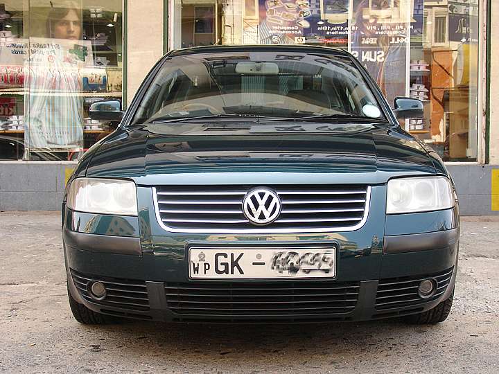Volkswagen Passat - 2001 Passat Image-1