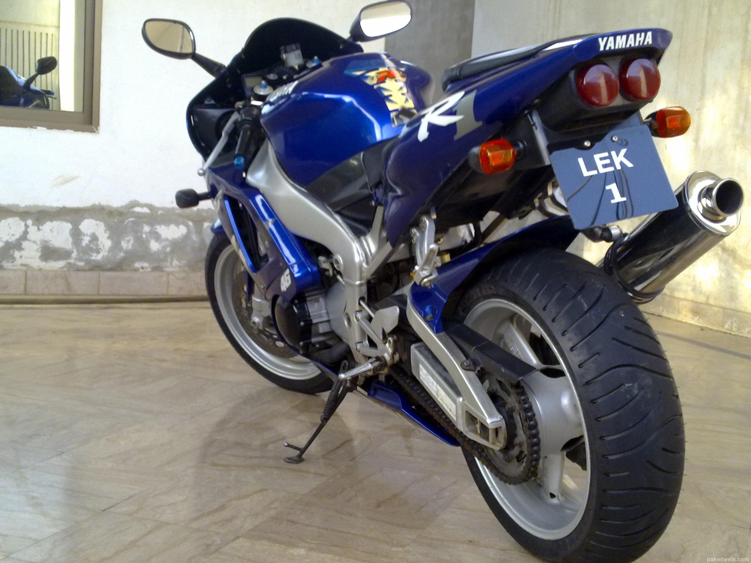 Ямаха 2001 года. Yamaha r1 2000. Yamaha YZF-r1 2001. Yamaha YZF r1 1999. Ямаха YZF-r1 2000.