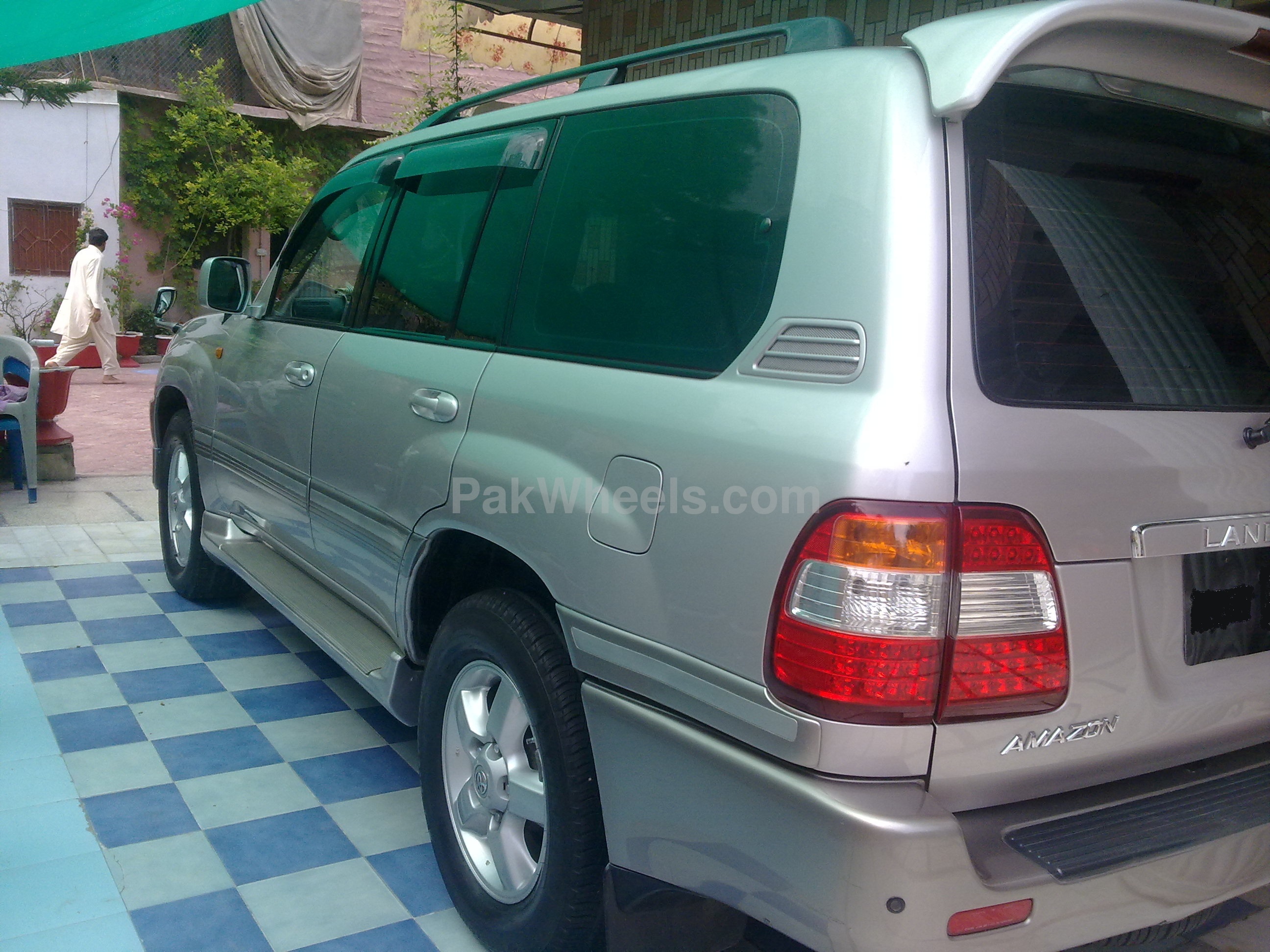 Toyota Land Cruiser - 2006 Amazon Toyota Land Cruiser - 2006 Amazon Image-3
