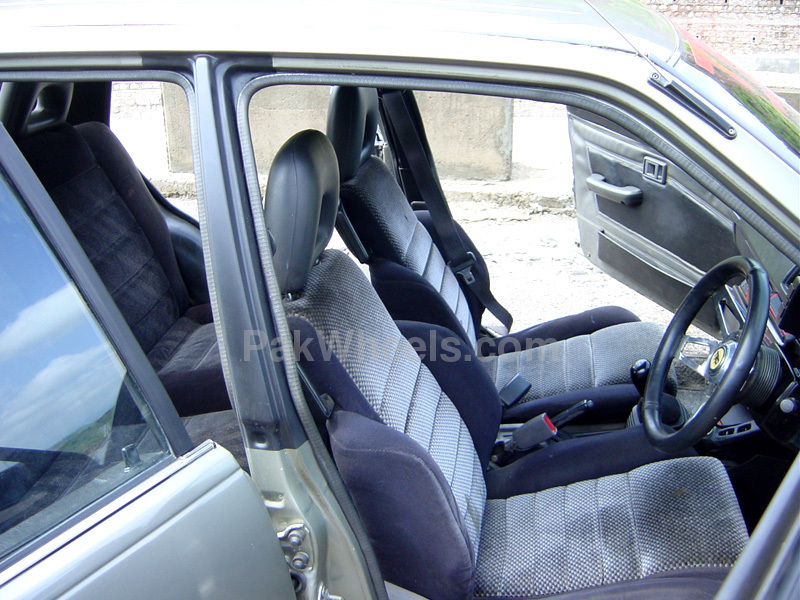 Toyota Starlet - 1986 Road Runner Toyota Starlet - 1986 Road Runner Image-3