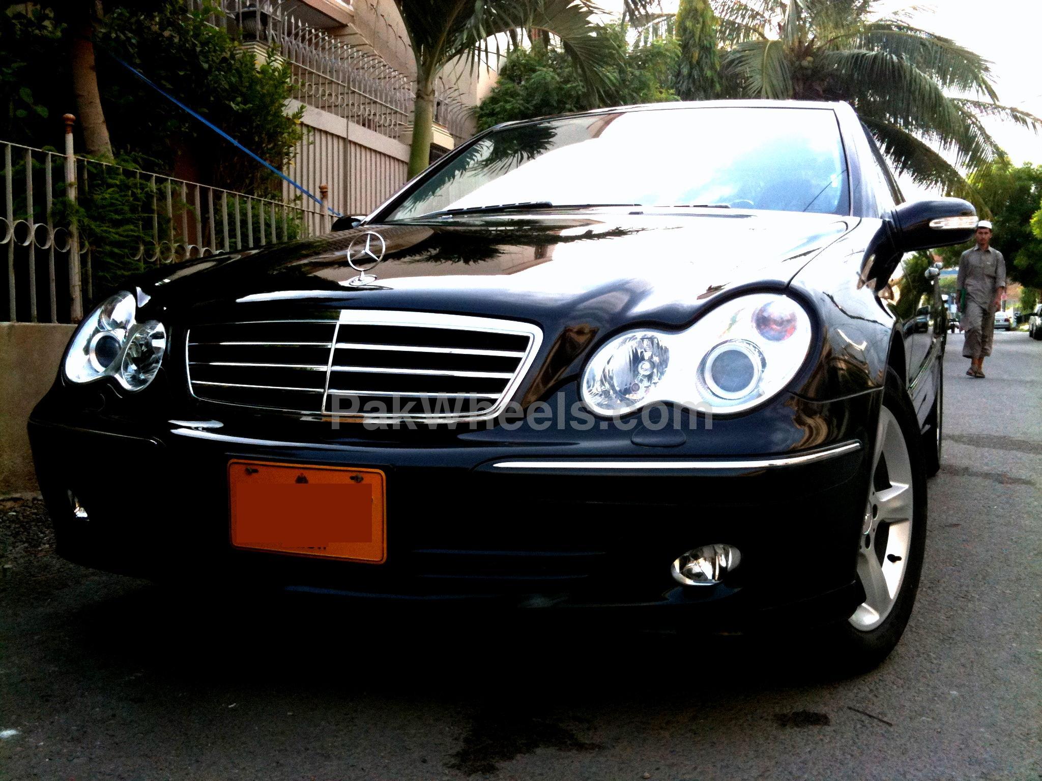 Mercedes Benz C Class - 2006 black beauti!! :)) Image-1