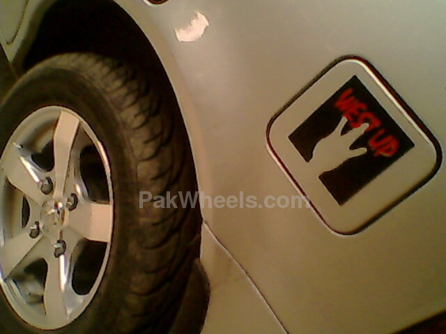 Suzuki Cultus - 2004 Pegasus Suzuki Cultus - 2004 Pegasus Image-5