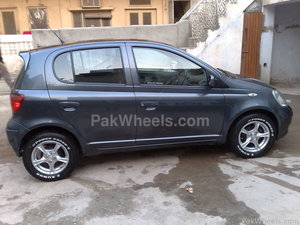 Toyota Vitz - 2004