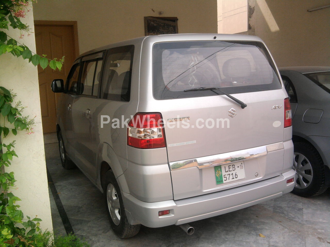 Suzuki APV 2006 for Sale in Lahore Image-1