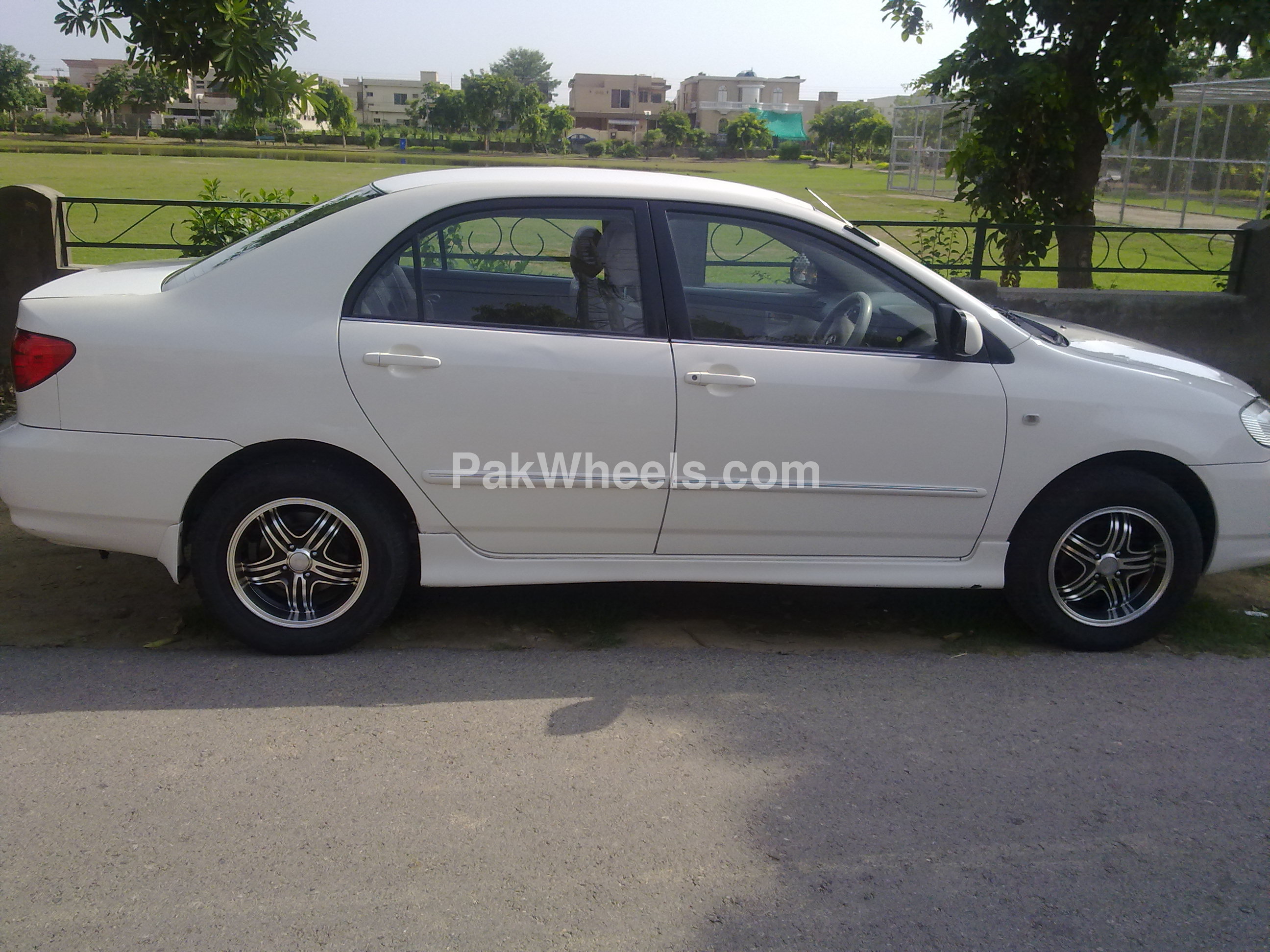 Toyota Corolla 2005 for Sale in Lahore Image-1