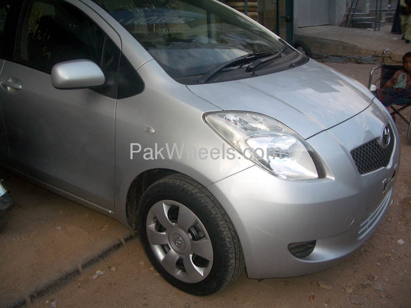 Toyota Vitz 2006 for Sale in Karachi Image-1