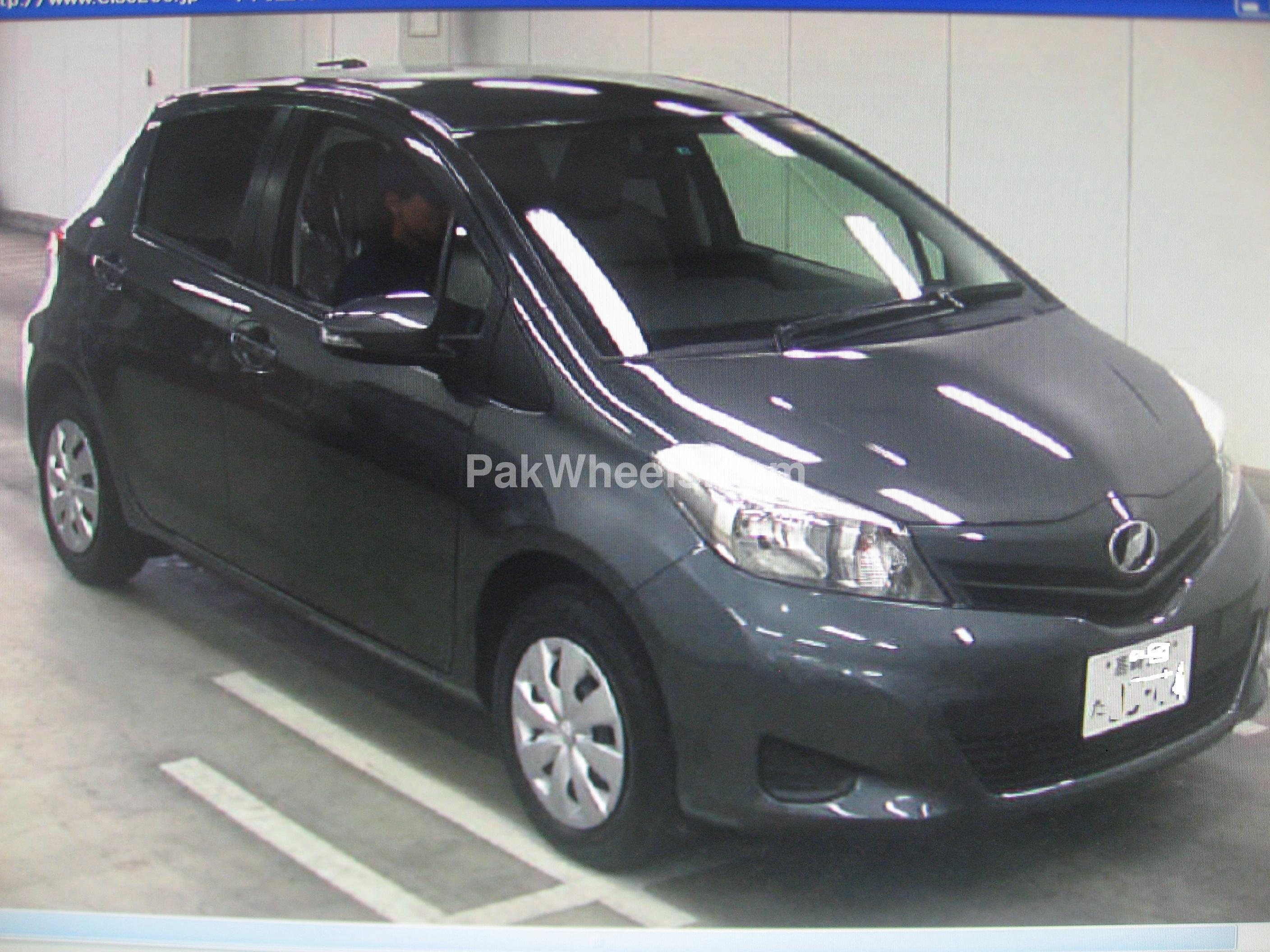 Toyota Vitz 2011 for Sale in Islamabad Image-1