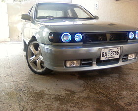 Nissan Sunny - 1992