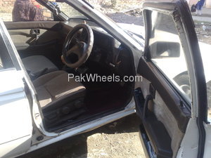 Nissan Sunny - 1989