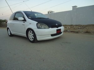 Toyota Vitz - 2000