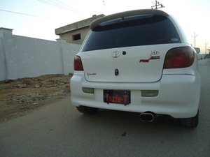 Toyota Vitz - 2000