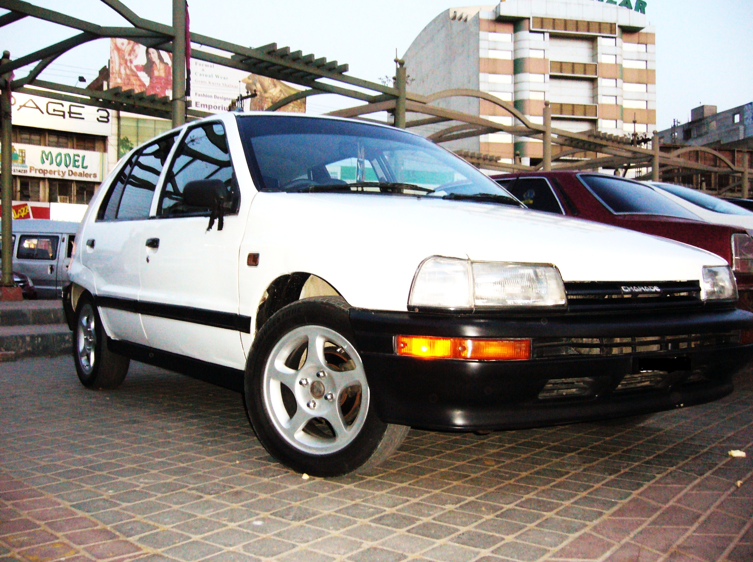Daihatsu Charade - 1990 Karam Image-1
