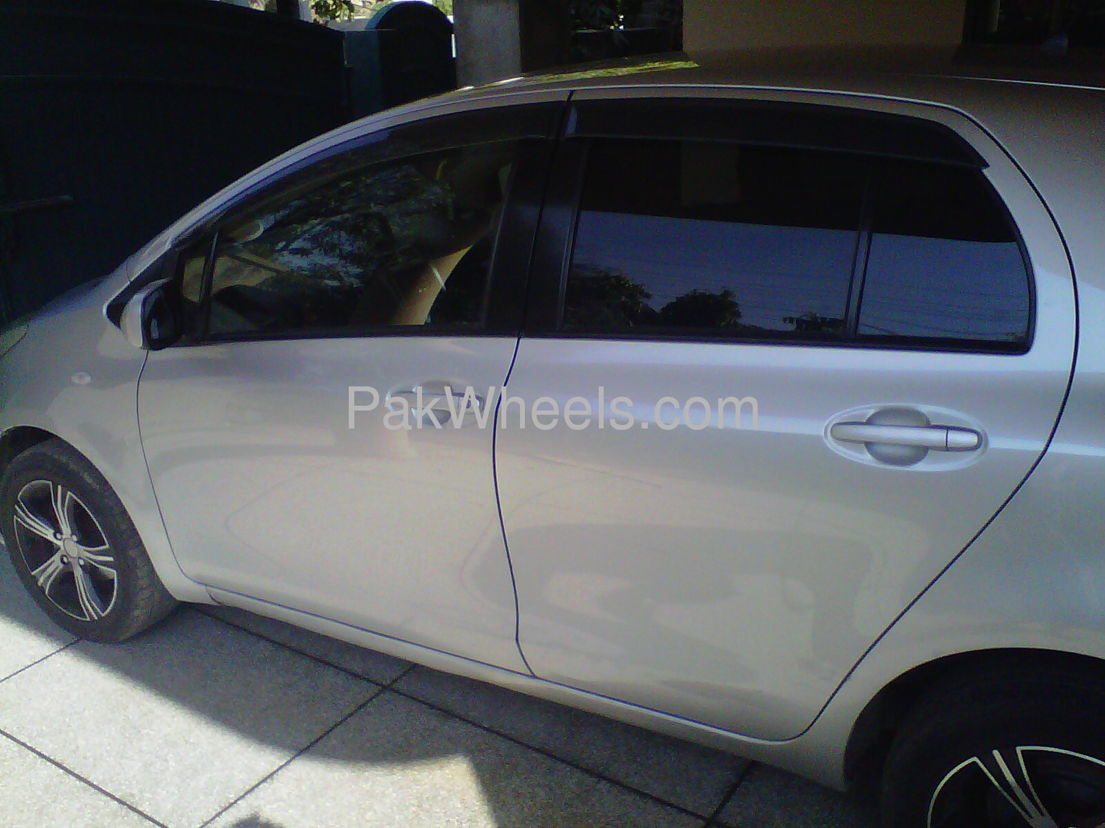 Toyota Vitz - 2005 Shicks Image-1