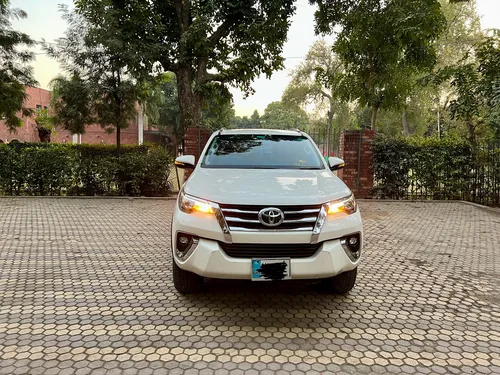 Slide_toyota-fortuner-2-7-automatic-2019-100069190