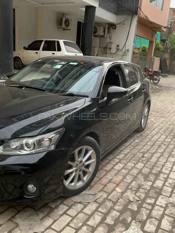 Lexus CT200h 2014 for Sale in Lahore Image-1