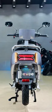 Evee C1 Pro 2025