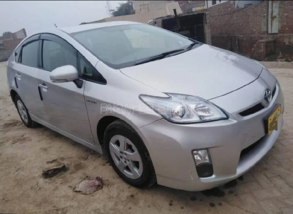 Toyota Prius 2011 for Sale in Khanpur Image-1
