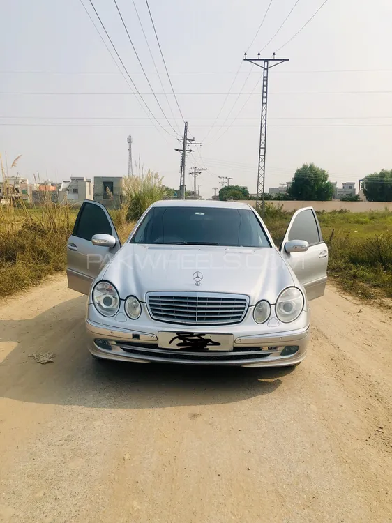 Mercedes Benz E Class 2004 for sale in Chakwal