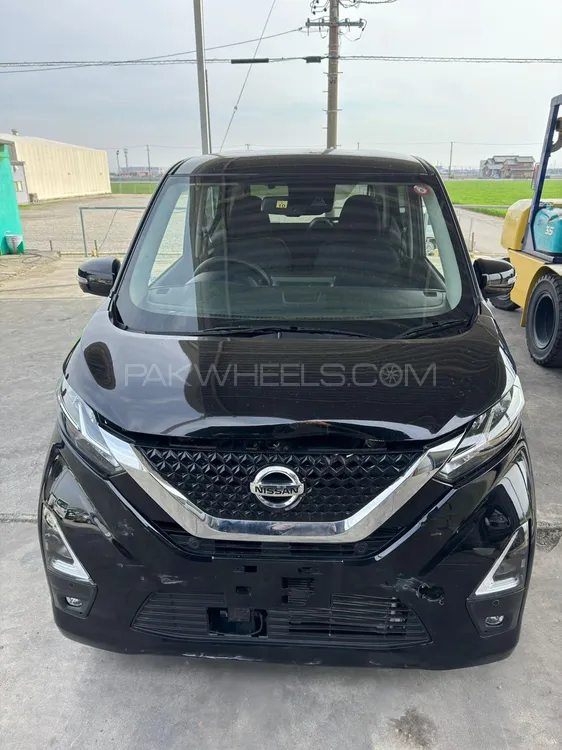 Nissan Serena 2022 for Sale in Multan Image-1