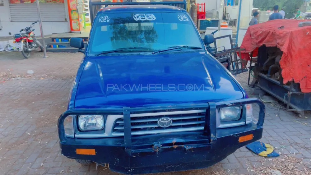 Toyota Hilux 2002 for Sale in Faisalabad Image-1