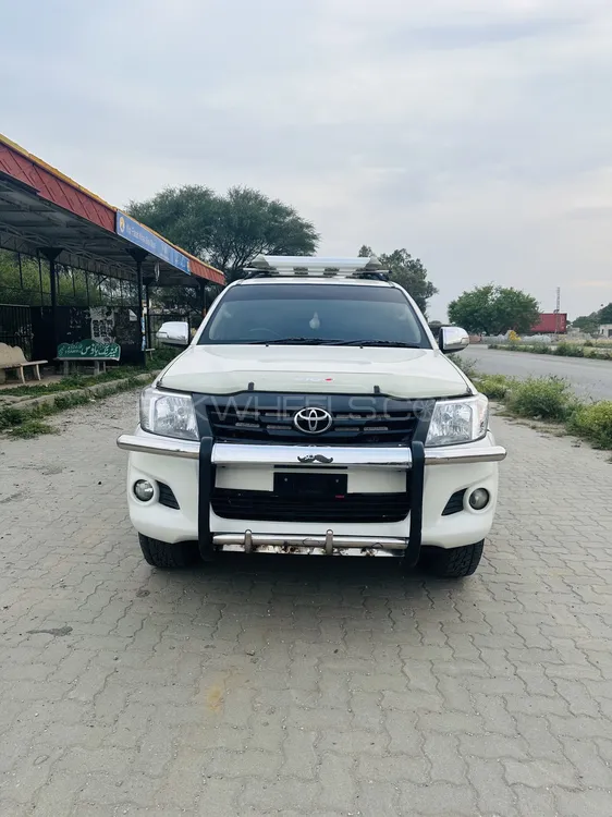 Toyota Hilux 2015 for sale in Fateh Jang