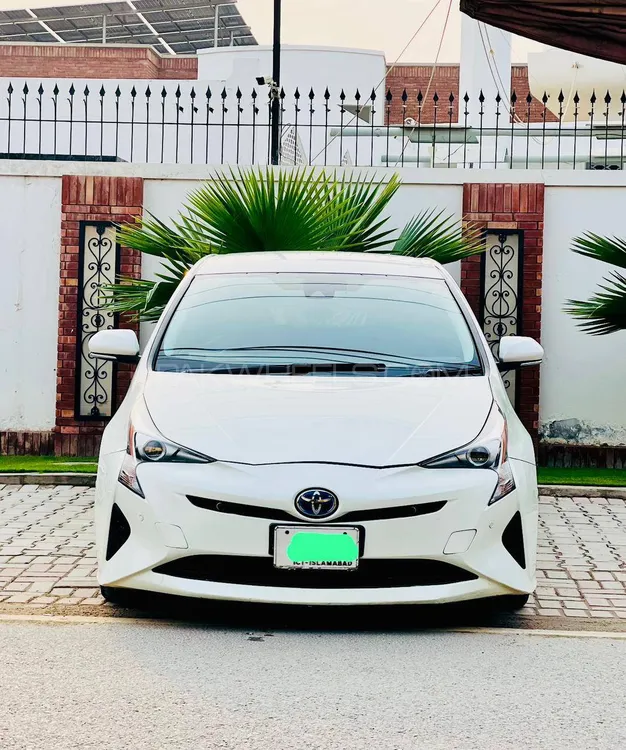 Toyota Prius 2016 for sale in Multan
