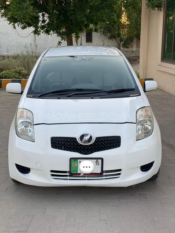 Toyota Vitz 2005 for Sale in Layyah Image-1