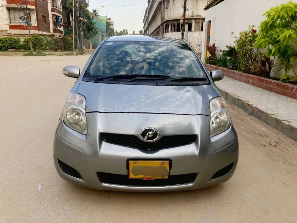 Toyota Vitz 2009 for Sale in Karachi Image-1