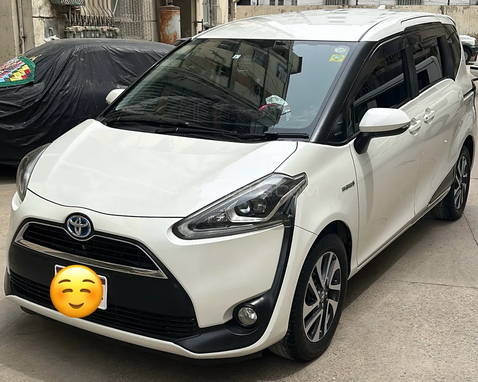 Toyota Sienta 2017 for Sale in Karachi Image-1