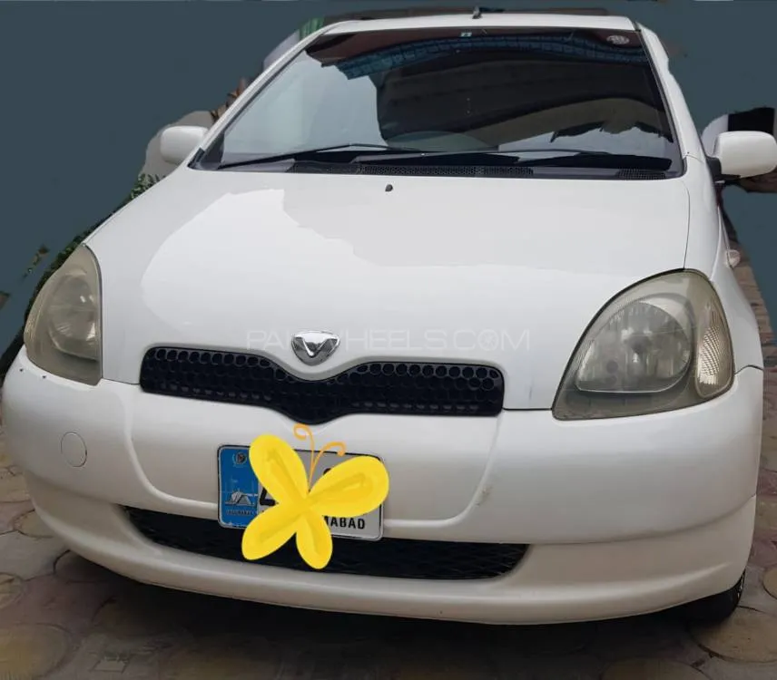 Toyota Vitz 2000 for Sale in Dargai Image-1