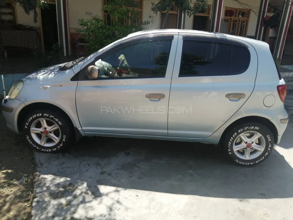Toyota Vitz 2004 for Sale in Islamabad Image-1