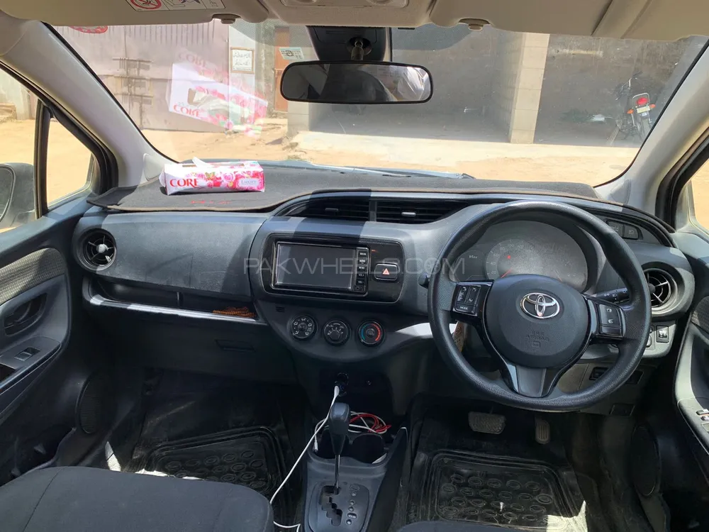 Toyota Vitz 2018 for Sale in Thatta Image-1