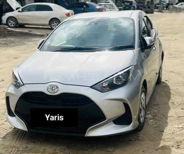 ٹویوٹا Yaris Hatchback 2022 for Sale in ڈیرہ اسماعیل خان Image-1