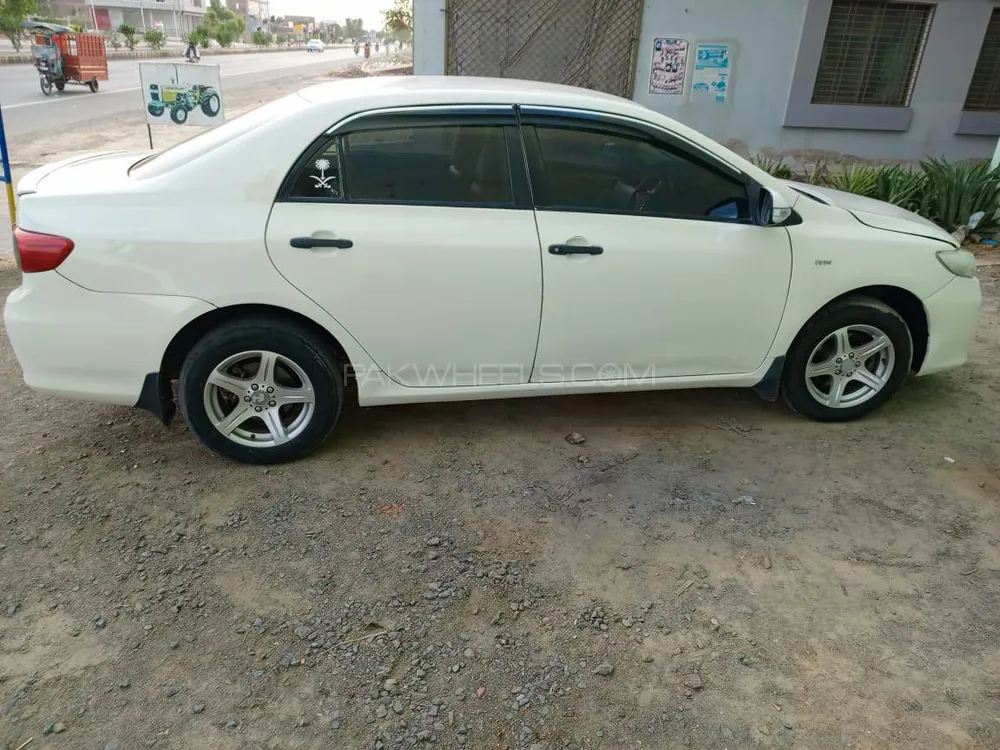 Toyota Corolla 2012 for Sale in Chichawatni Image-1