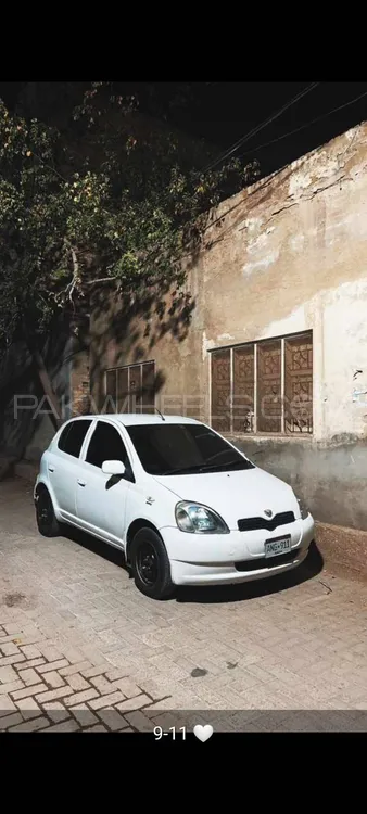 Toyota Vitz 2000 for Sale in Karachi Image-1