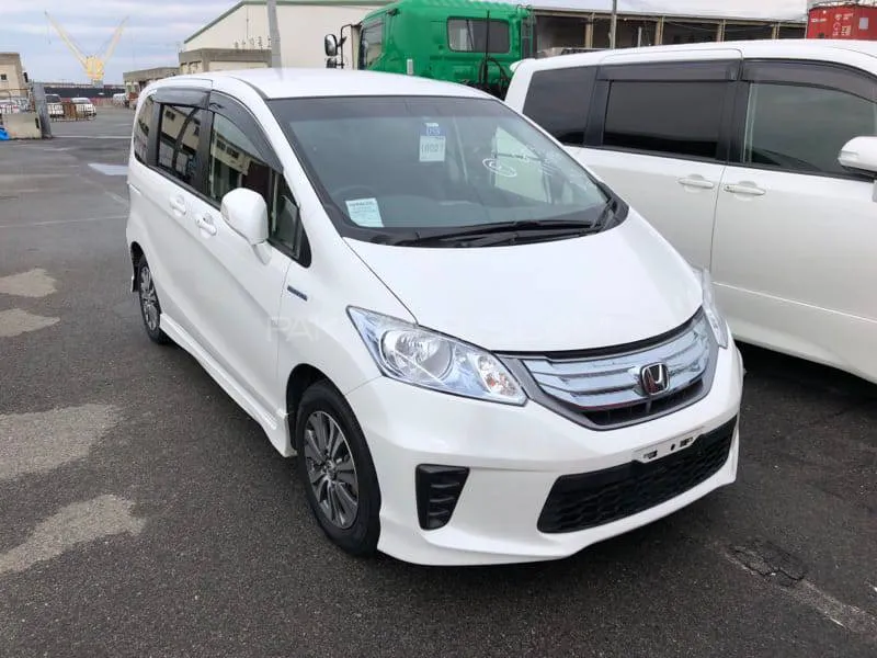 Honda Freed 2013 for Sale in Faisalabad Image-1