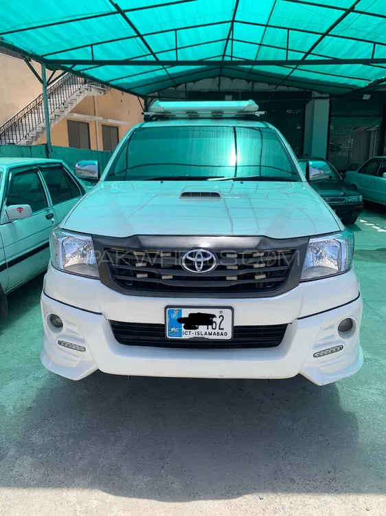 Toyota Hilux 2013 for Sale in Haripur Image-1