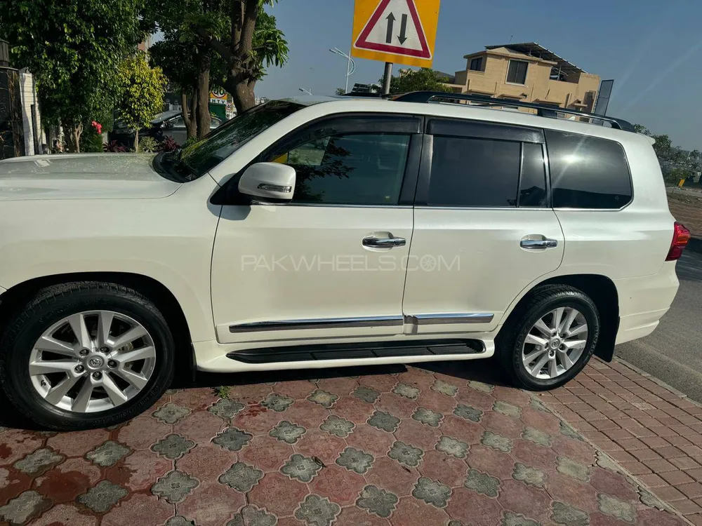 Toyota Land Cruiser 2013 for sale in Islamabad