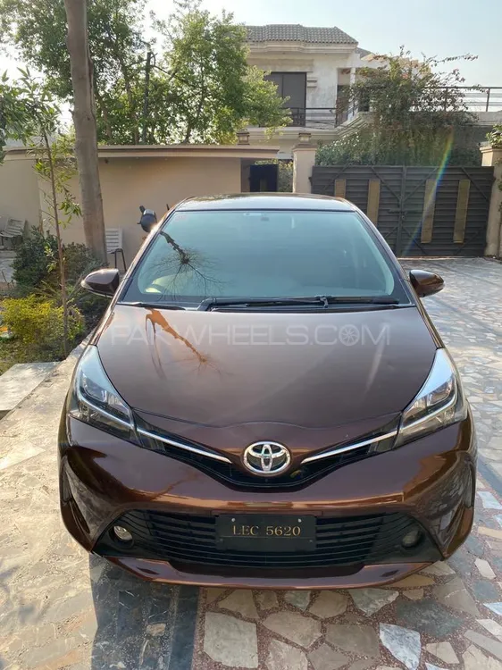 Toyota Vitz 2015 for sale in Sahiwal
