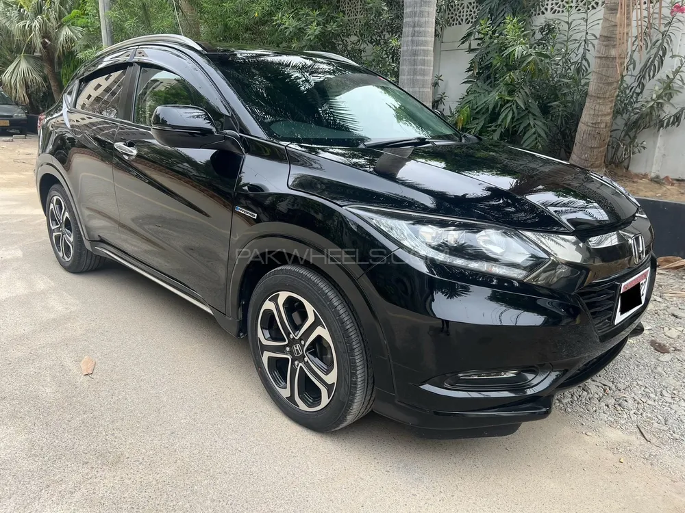 Honda Vezel 2017 for Sale in Karachi Image-1
