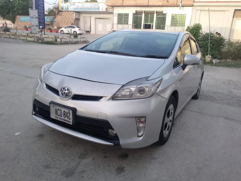 Toyota Prius 2013 for Sale in Mardan Image-1