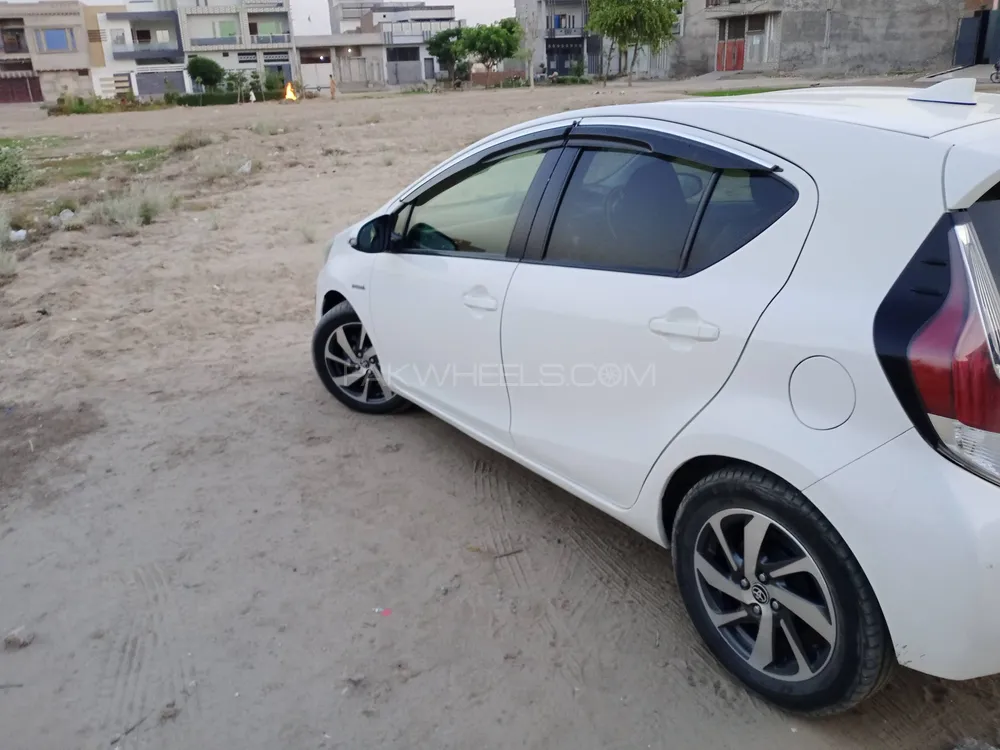 Toyota Aqua 2016 for Sale in Layyah Image-1
