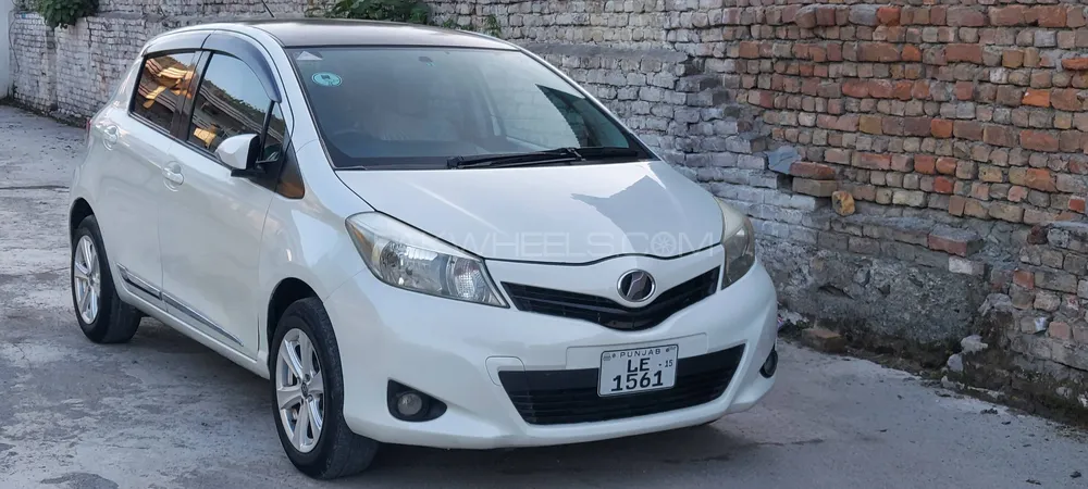 Toyota Vitz 2011 for Sale in Abbottabad Image-1