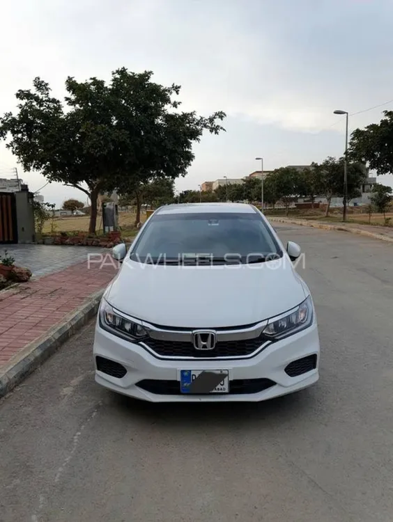 Honda Grace Hybrid 2020 for Sale in Islamabad Image-1