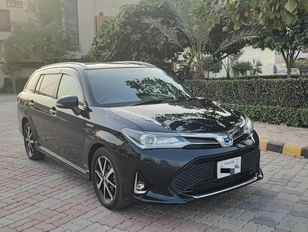 Toyota Corolla Fielder 2018 for Sale in Multan Image-1