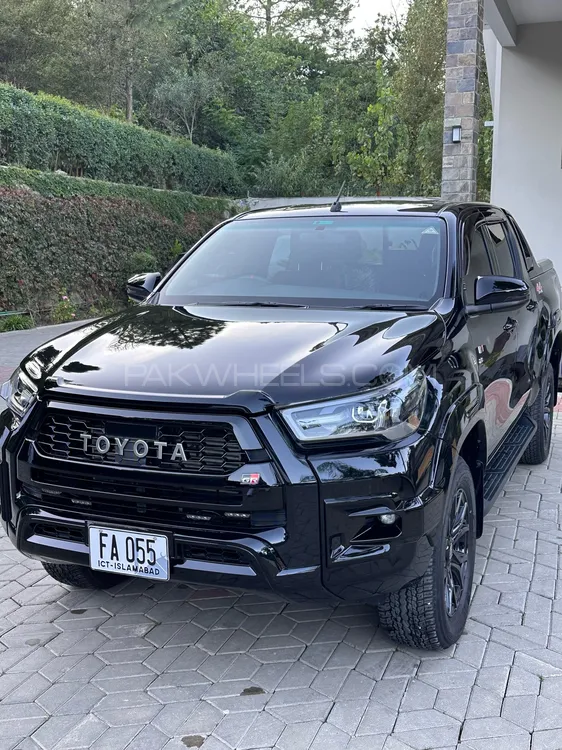Toyota Hilux 2024 for Sale in Islamabad Image-1