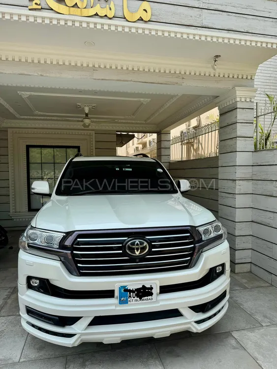 Toyota Land Cruiser 2017 for Sale in Lahore Image-1